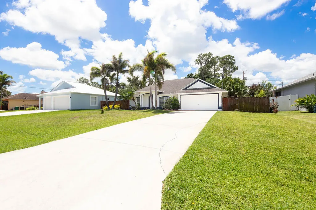 1634 SW Duclair Avenue Port St Lucie FL 34953