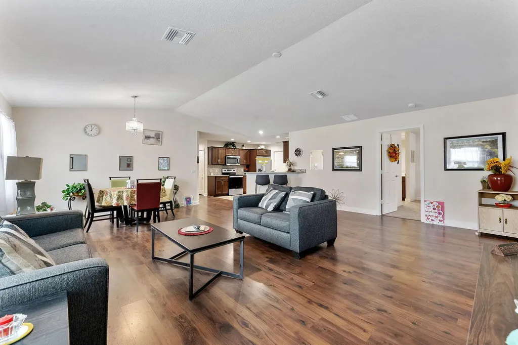4 S Alhambra S Port St Lucie FL 34952