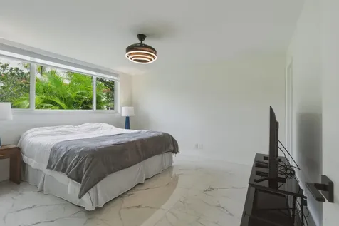 9523 N Hollybrook Lake Drive Pembroke Pines FL 33025