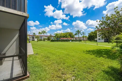 9523 N Hollybrook Lake Drive Pembroke Pines FL 33025