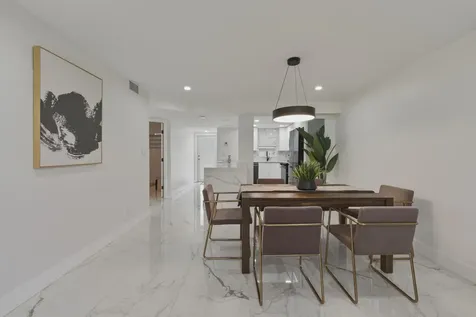 9523 N Hollybrook Lake Drive Pembroke Pines FL 33025