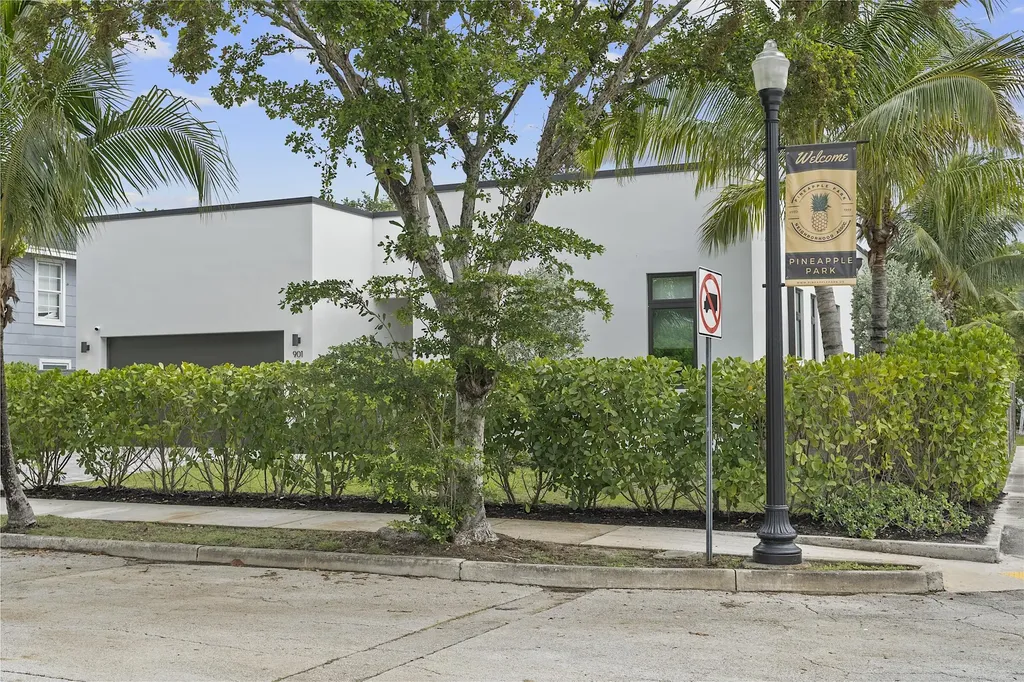 901 Upland Road West Palm Beach FL 33401