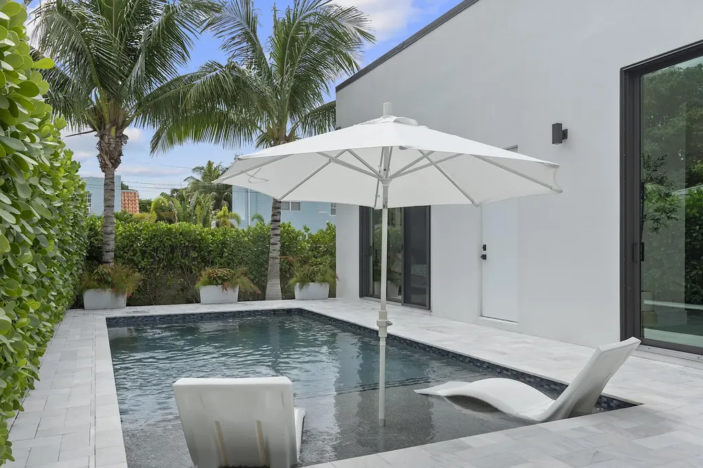 901 Upland Road West Palm Beach FL 33401