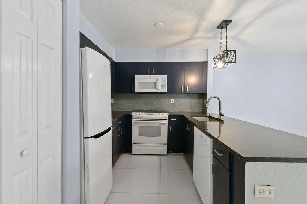 952 Summit Lake Drive West Palm Beach FL 33406