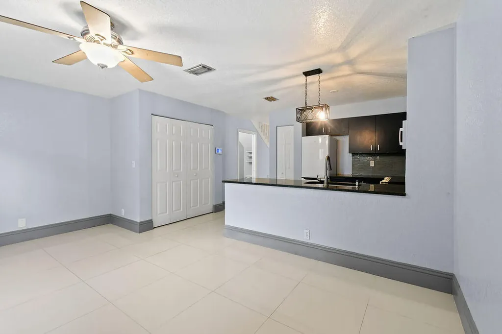 952 Summit Lake Drive West Palm Beach FL 33406