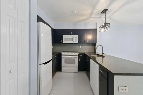 952 Summit Lake Drive West Palm Beach FL 33406