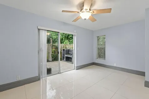 952 Summit Lake Drive West Palm Beach FL 33406