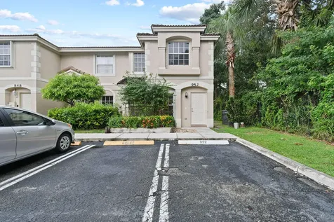 952 Summit Lake Drive West Palm Beach FL 33406