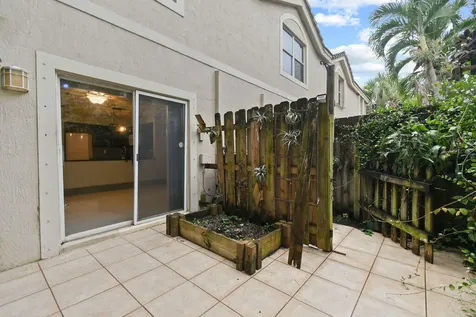 952 Summit Lake Drive West Palm Beach FL 33406