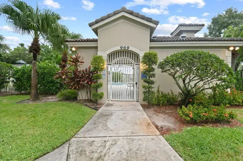 952 Summit Lake Drive West Palm Beach FL 33406