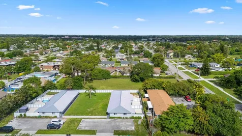 2785 Reo Lane Palm Springs FL 33461