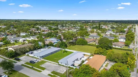 2785 Reo Lane Palm Springs FL 33461