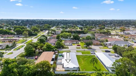 2785 Reo Lane Palm Springs FL 33461