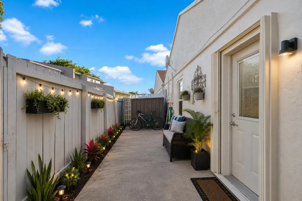 8634 Bridle Path Court Davie FL 33328