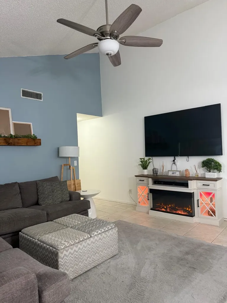 1601 Timberlane Circle Greenacres FL 33463