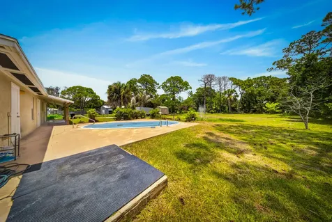 6000 Pinetree Drive Fort Pierce FL 34982