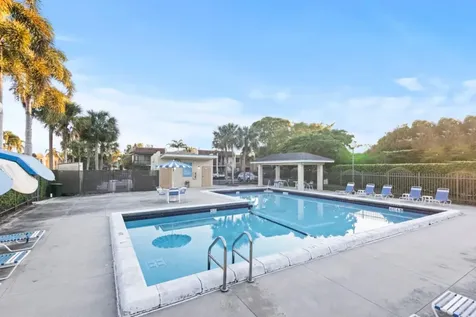 428 Lakeview Drive Weston FL 33326