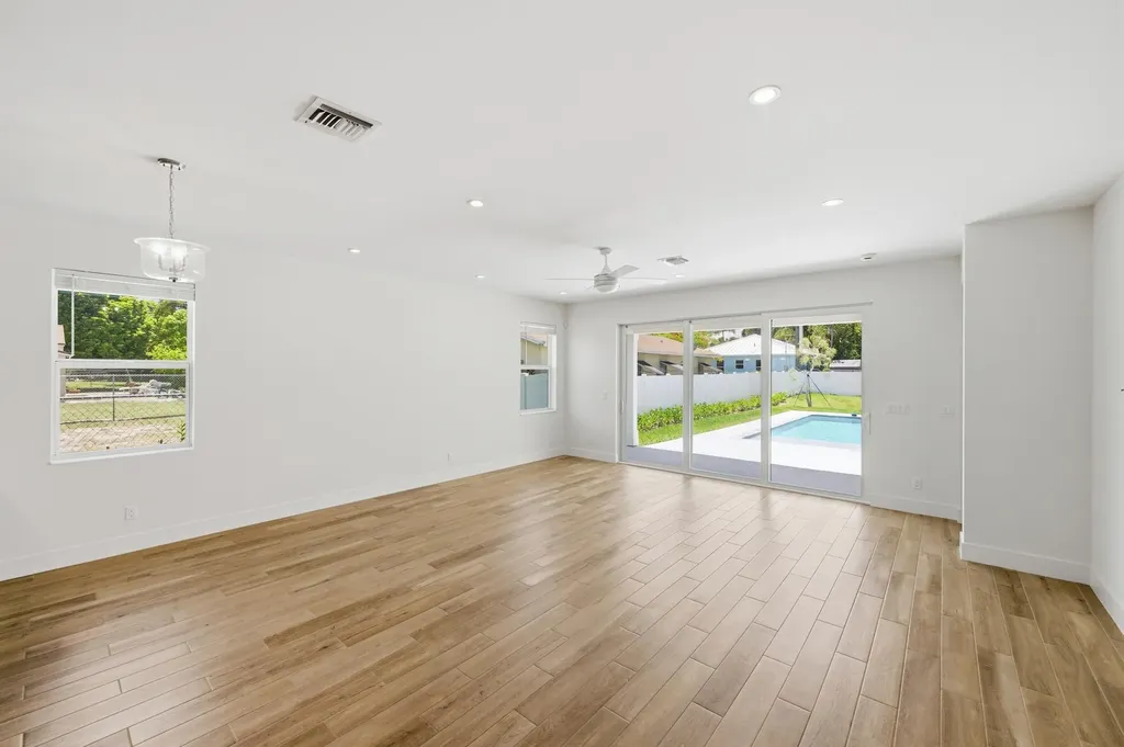 316 SW 4th Avenue Delray Beach FL 33444