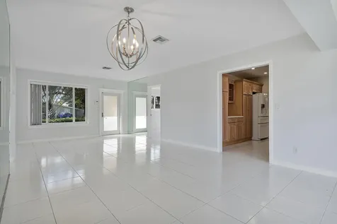 2475 NE 214th Street Aventura FL 33180