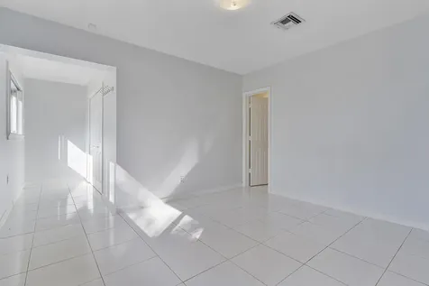 2475 NE 214th Street Aventura FL 33180