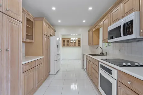 2475 NE 214th Street Aventura FL 33180