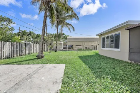 2475 NE 214th Street Aventura FL 33180