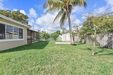 2475 NE 214th Street Aventura FL 33180