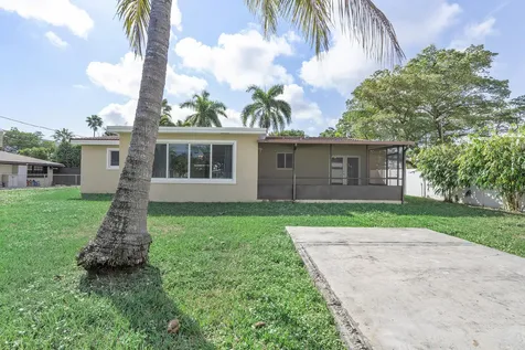 2475 NE 214th Street Aventura FL 33180