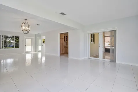 2475 NE 214th Street Aventura FL 33180