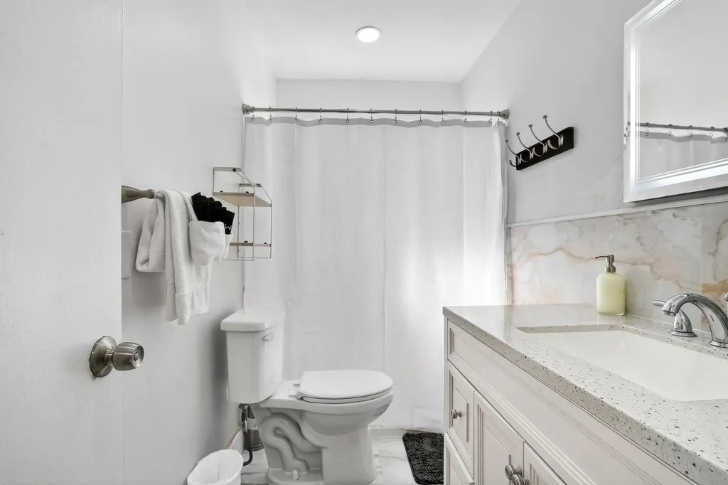 1761 NE 55th Street Fort Lauderdale FL 33334