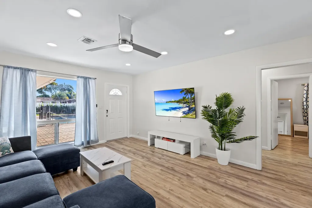 1761 NE 55th Street Fort Lauderdale FL 33334