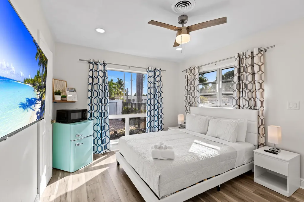 1761 NE 55th Street Fort Lauderdale FL 33334