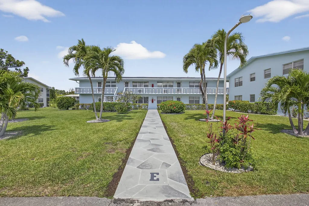 106 E Camden E West Palm Beach FL 33417