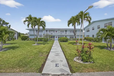 106 E Camden E West Palm Beach FL 33417