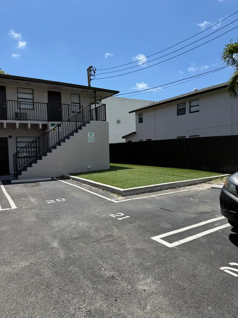 110 NW 7th Avenue Pompano Beach FL 33060