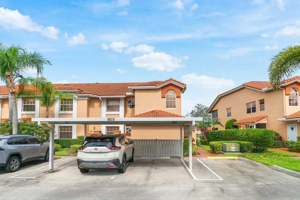 9829 Seacrest Circle Boynton Beach FL 33437