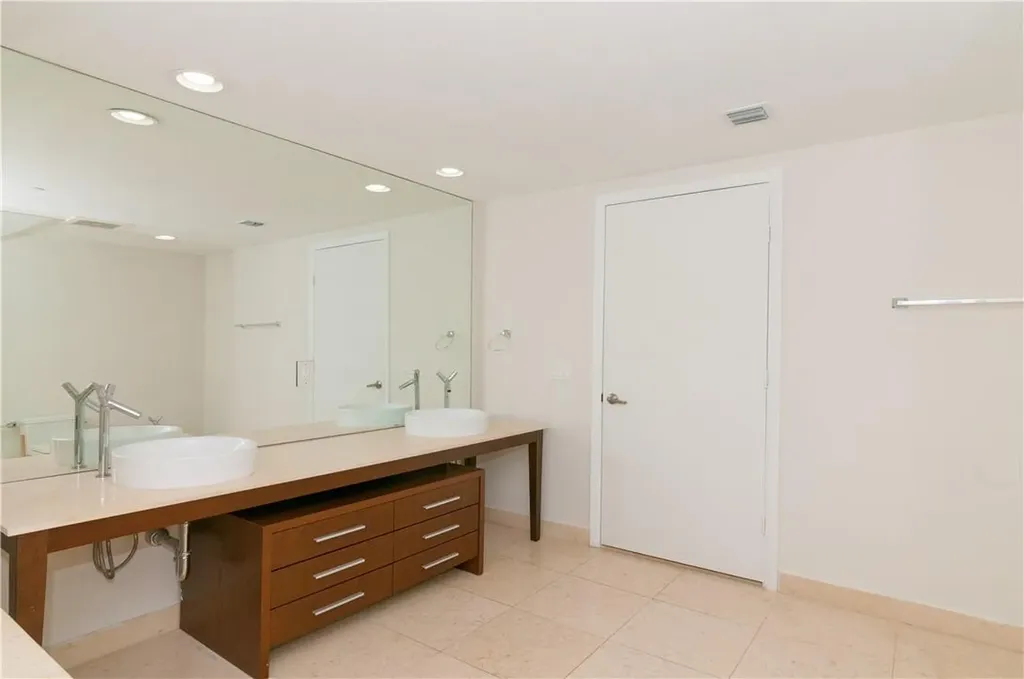 465 Brickell Avenue Miami FL 33131
