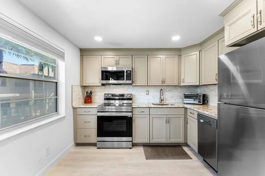 340 NW 19th Street Boca Raton FL 33432