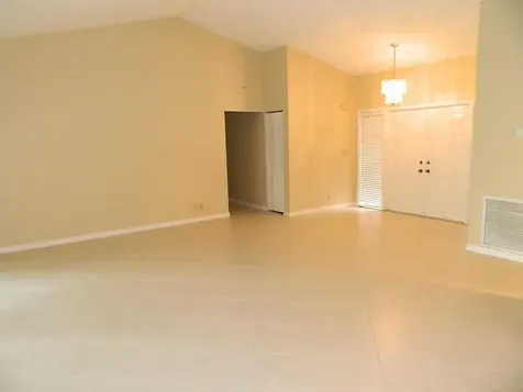 4002 NW 73rd Avenue Coral Springs FL 33065