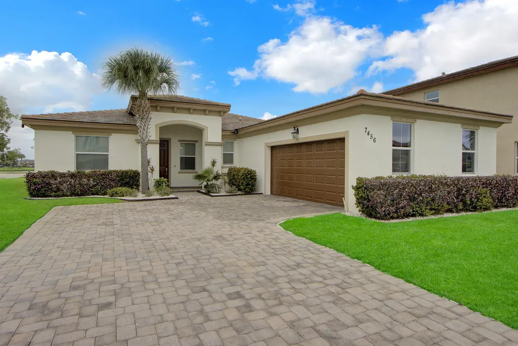 7456 NW Greenspring Street Port St Lucie FL 34987
