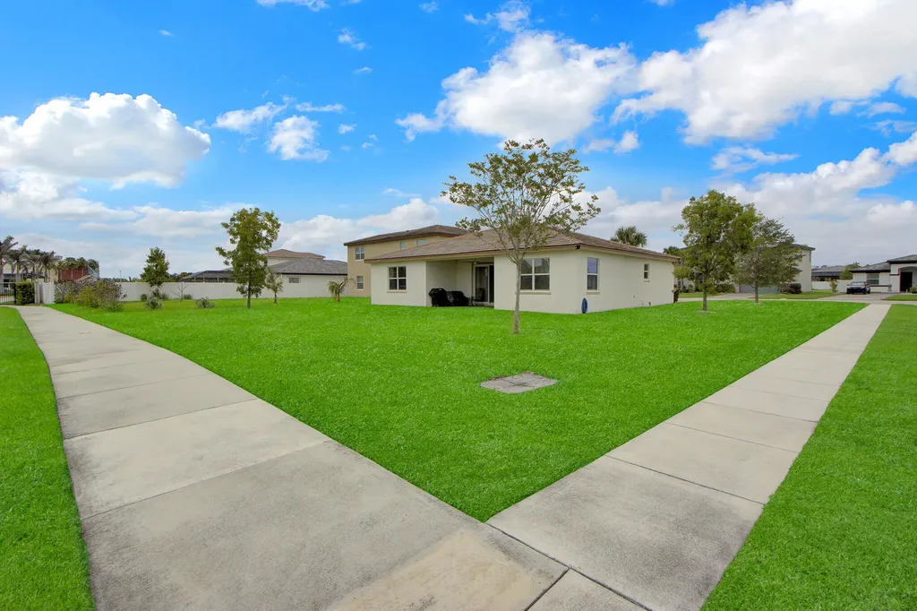 7456 NW Greenspring Street Port St Lucie FL 34987