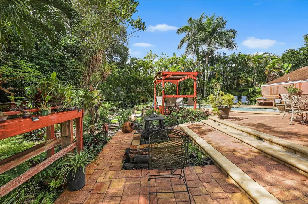 9700 NW 28th Street Cooper City FL 33024