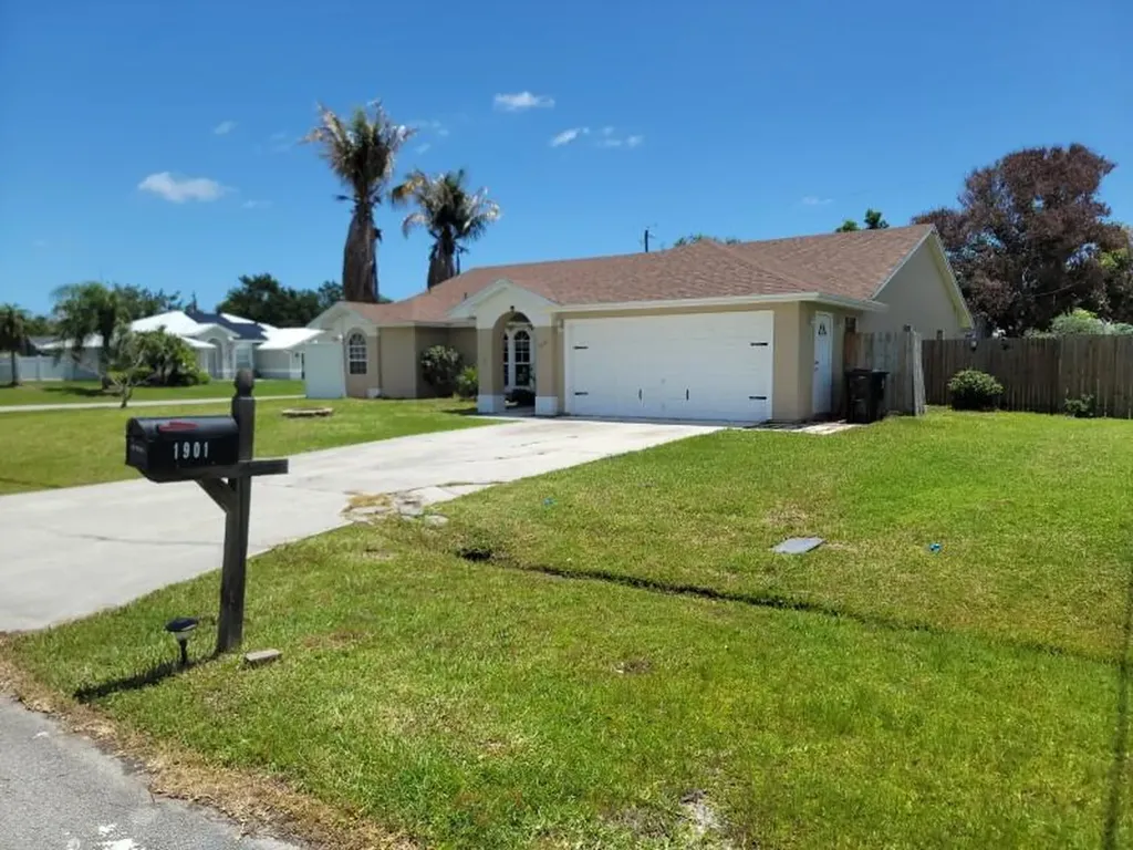 1901 SE Dock Street Port St Lucie FL 34952