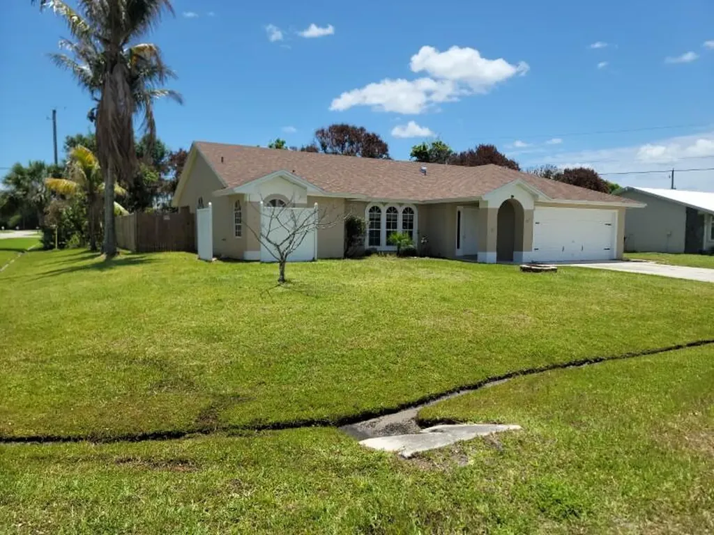 1901 SE Dock Street Port St Lucie FL 34952