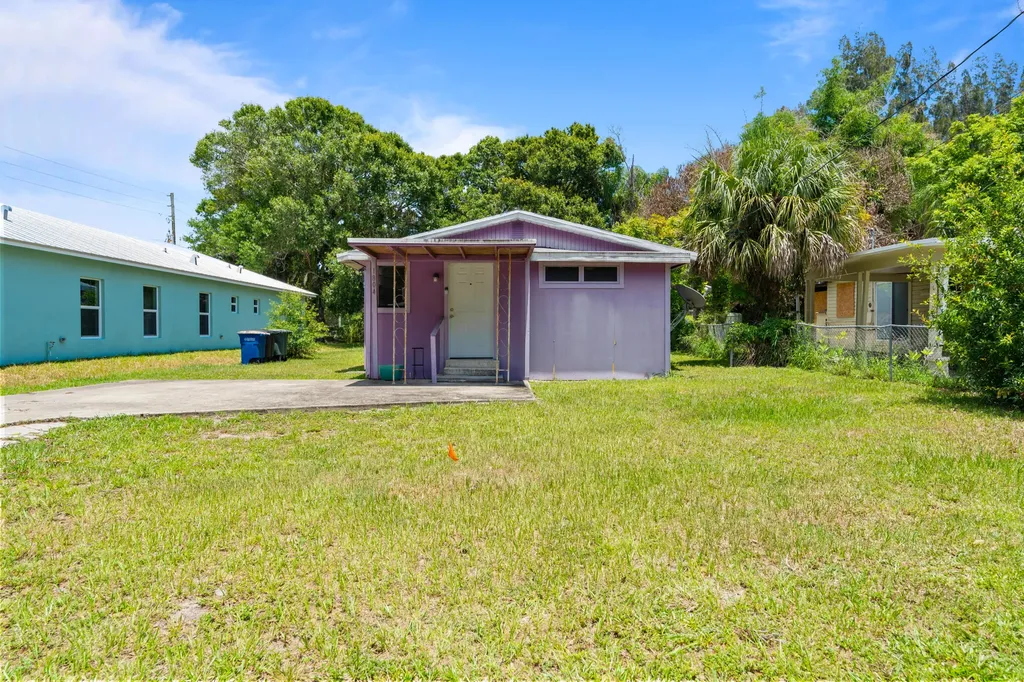 1804 S 30th S Fort Pierce FL 34947