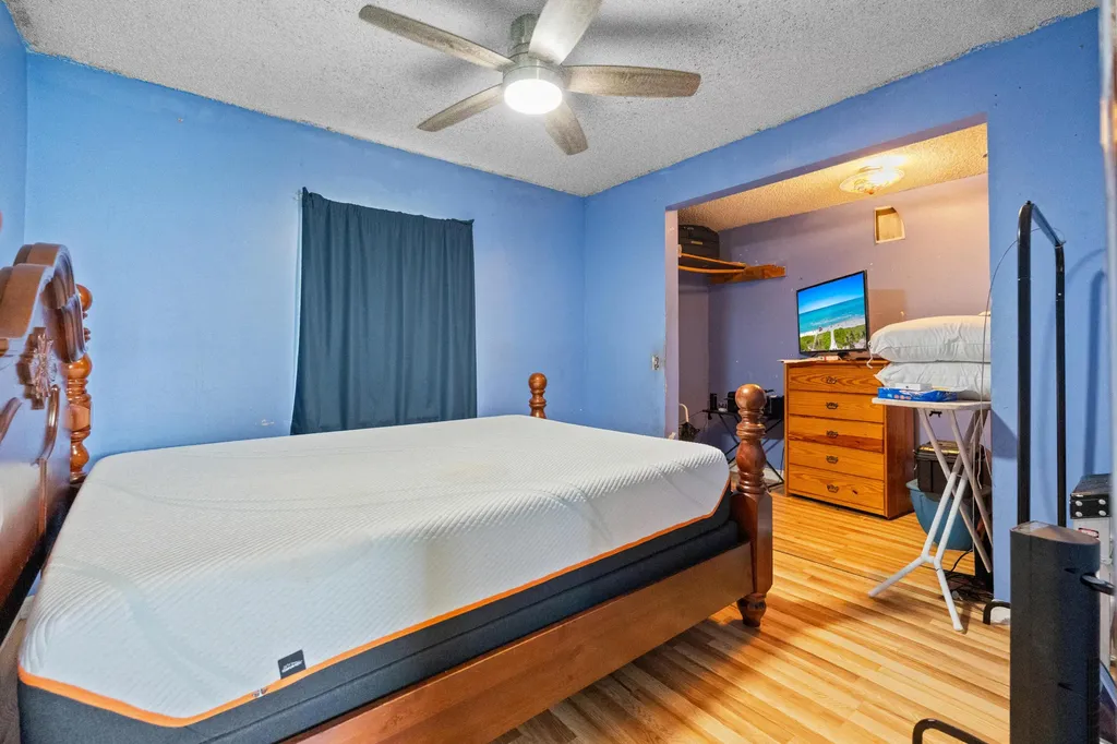 1804 S 30th S Fort Pierce FL 34947