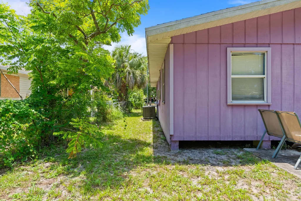 1804 S 30th S Fort Pierce FL 34947