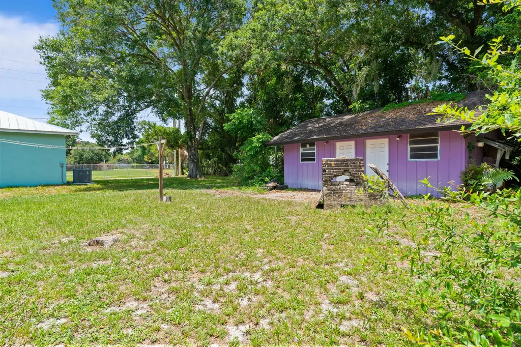1804 S 30th S Fort Pierce FL 34947