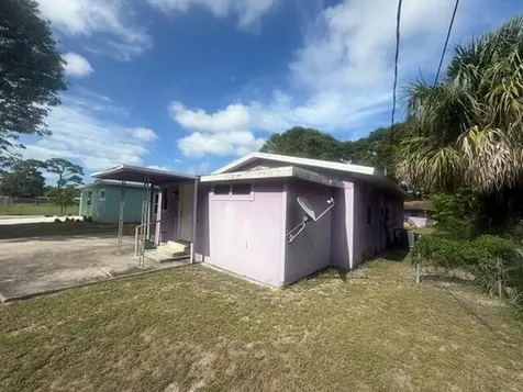 1804 S 30th S Fort Pierce FL 34947