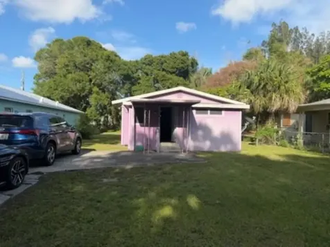 1804 S 30th S Fort Pierce FL 34947